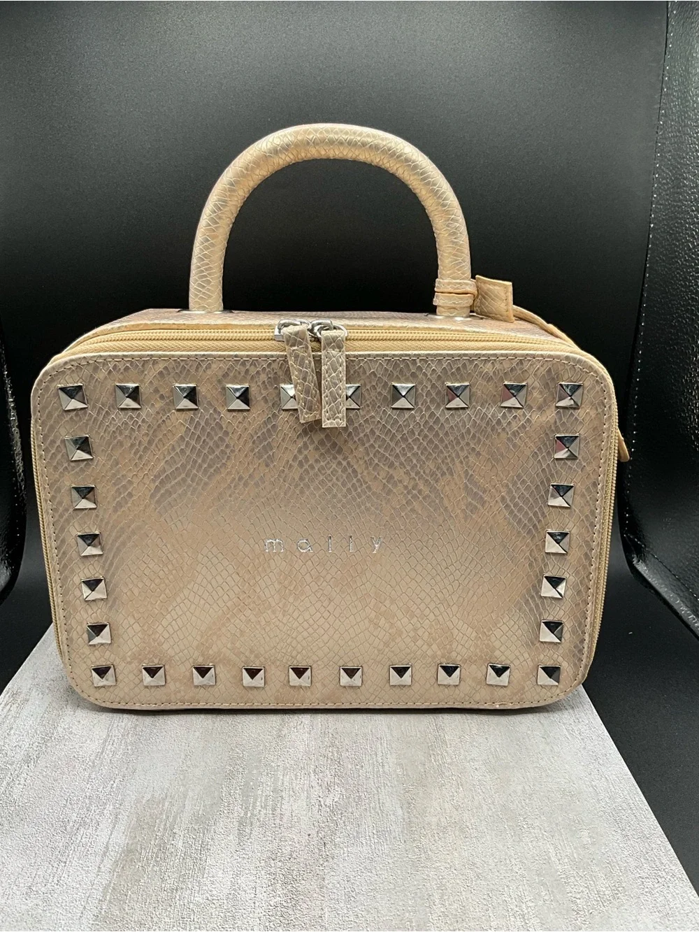 Mally Beauty metallic taupe